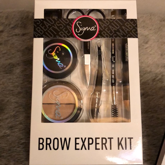 Sigma makeup bundle - Picture 2 of 8